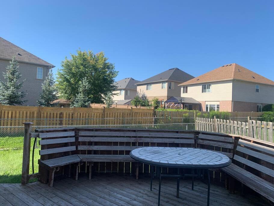 Comfortable Modern Room Near Ykf Airport III Kitchener Exterior foto